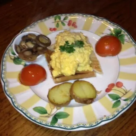 Bed & Breakfast Evergreen Swords