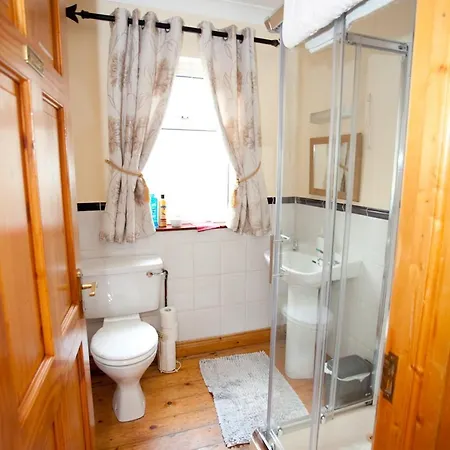 Bed & Breakfast Evergreen Swords