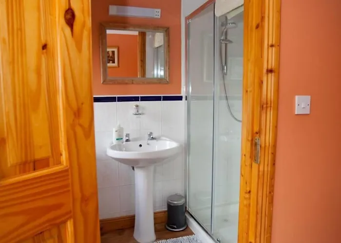 Bed & Breakfast Evergreen Swords