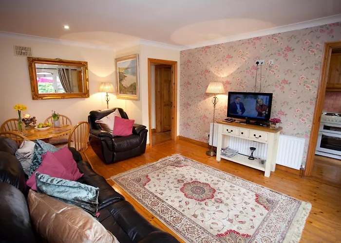 Bed & Breakfast Evergreen Swords