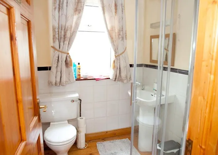 Bed & Breakfast Evergreen Swords