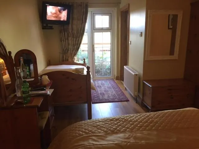 Evergreen Bed & Breakfast 3*